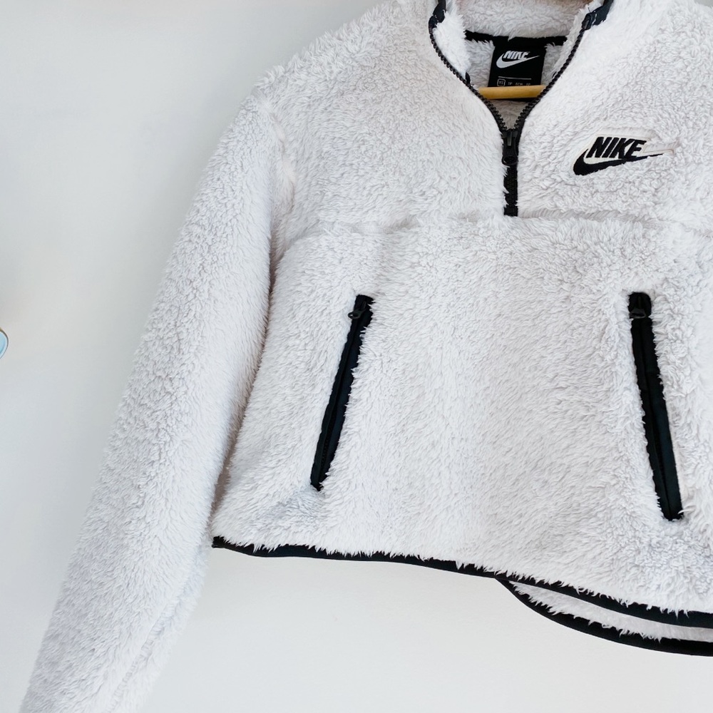 Nike fluffy crop fleece sweater